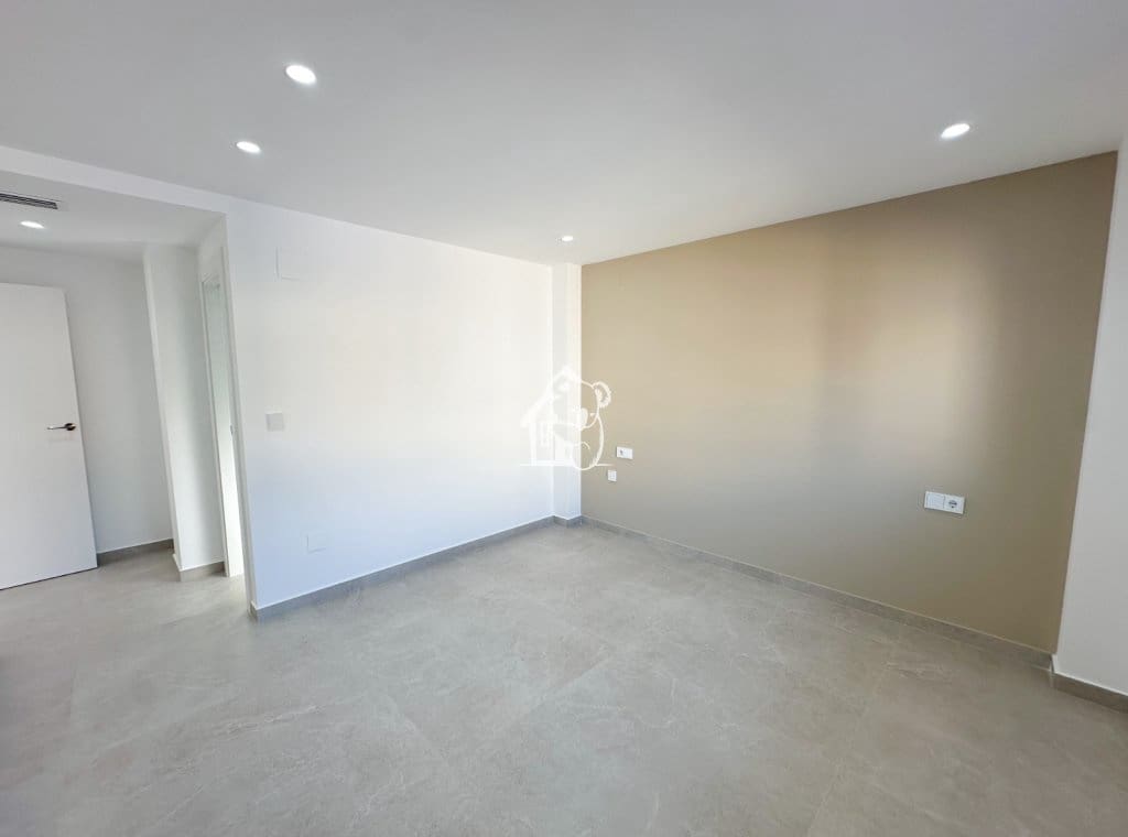 3 bedroom Apartment for sale in Benejuzar with garage - € 180,000 (Ref: 9875535)