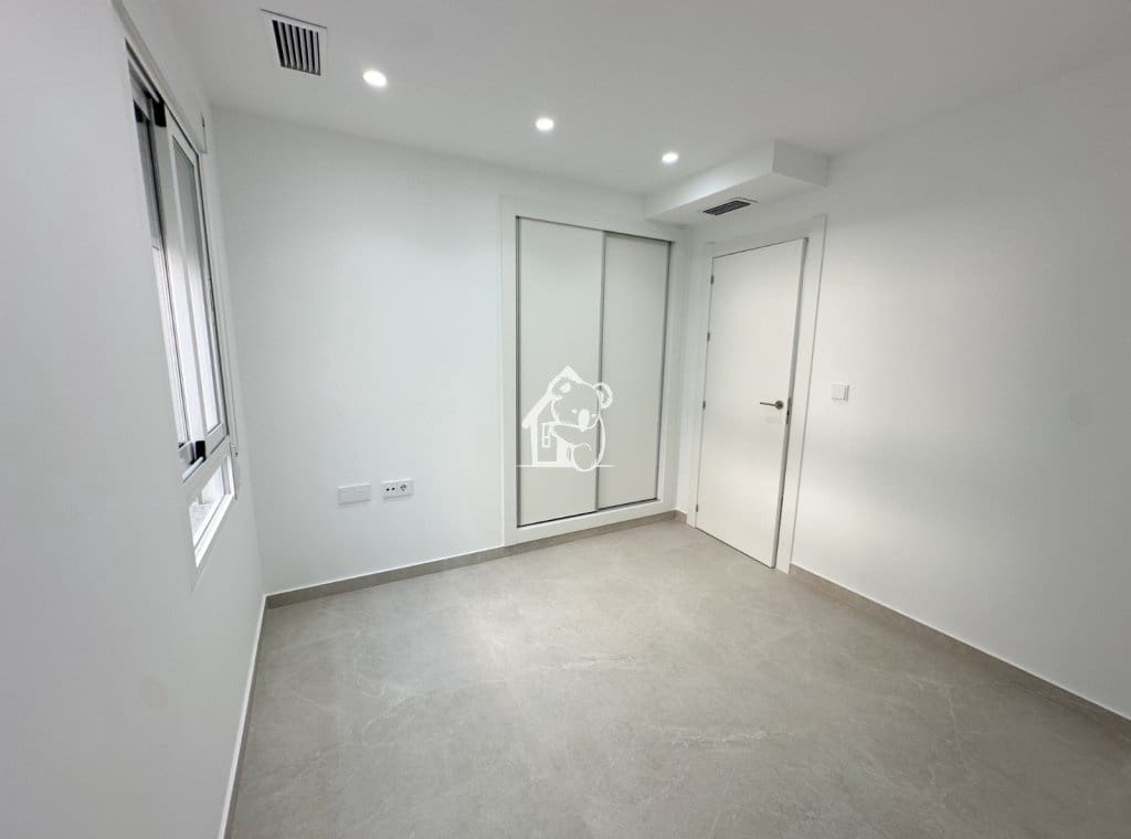 3 bedroom Apartment for sale in Benejuzar with garage - € 180,000 (Ref: 9875535)