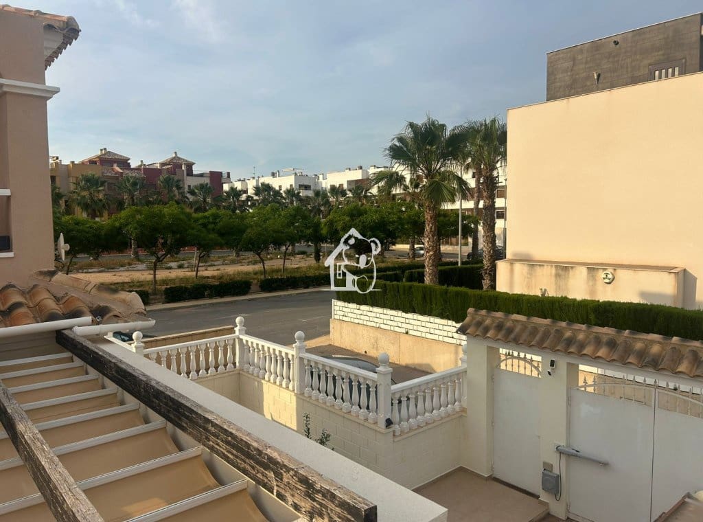 2 soveværelse Villa til leje i Orihuela Costa med swimmingpool garage - € 1.000 (Ref: 9877699)