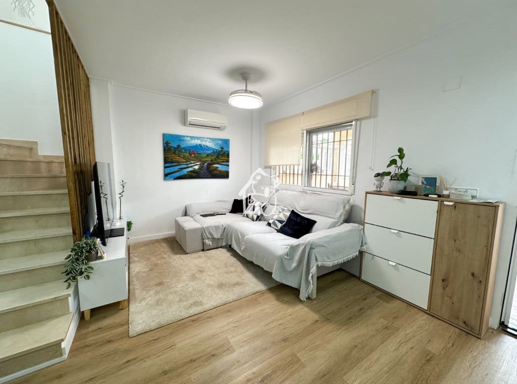2 bedroom Villa for rent in Orihuela Costa with pool garage - € 1,000 (Ref: 9880402)