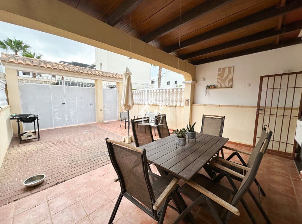 2 bedroom Villa for rent in Orihuela Costa with pool garage - € 1,000 (Ref: 9880402)