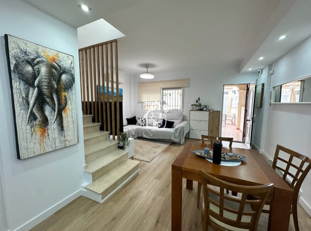 2 bedroom Villa for rent in Orihuela Costa with pool garage - € 1,000 (Ref: 9880402)