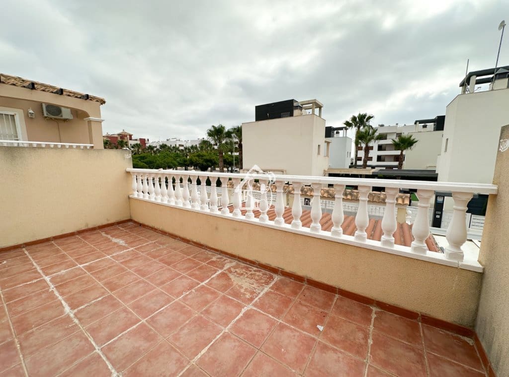 2 bedroom Villa for rent in Orihuela Costa with pool garage - € 1,000 (Ref: 9880402)