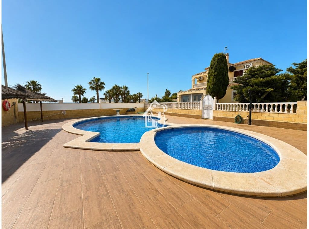 2 bedroom Villa for rent in Orihuela Costa with pool garage - € 1,000 (Ref: 9880402)