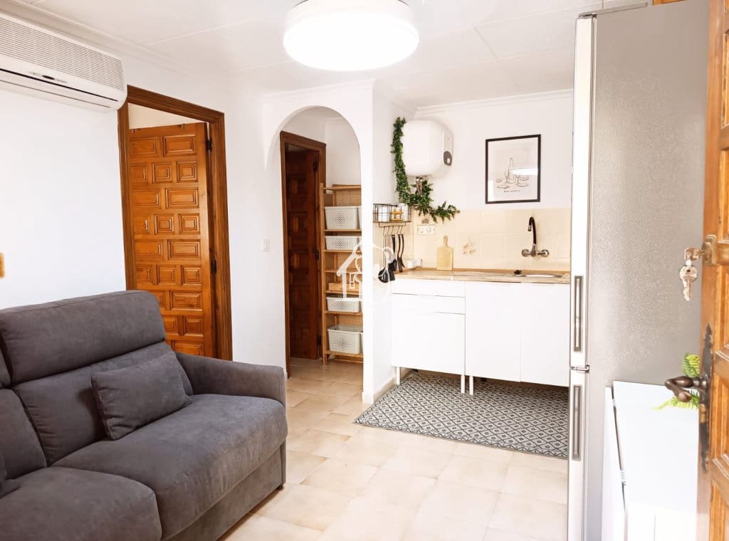 1 bedroom Townhouse for rent in La Marina - € 790 (Ref: 9883861)