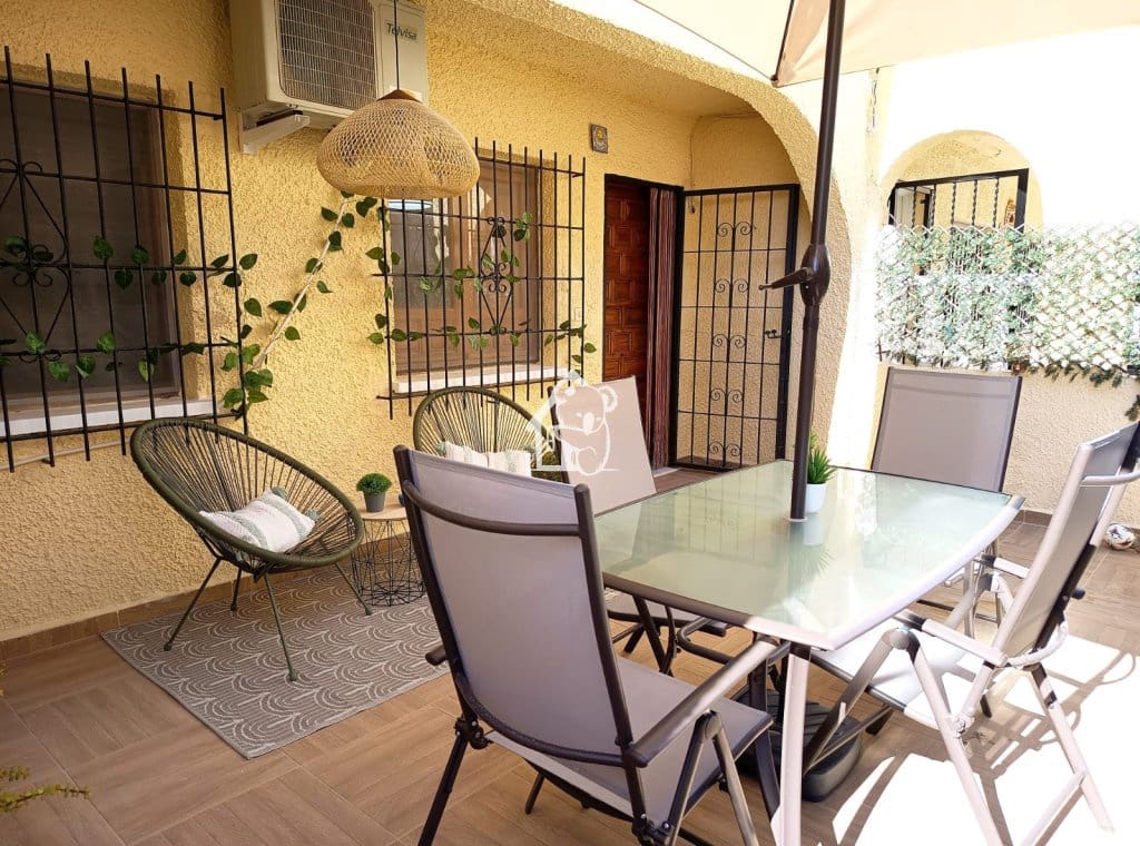 1 bedroom Townhouse for rent in La Marina - € 790 (Ref: 9883861)