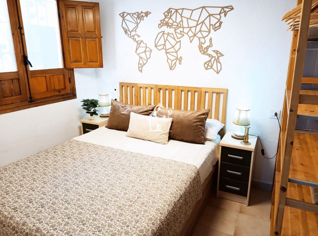 1 bedroom Townhouse for rent in La Marina - € 790 (Ref: 9883861)