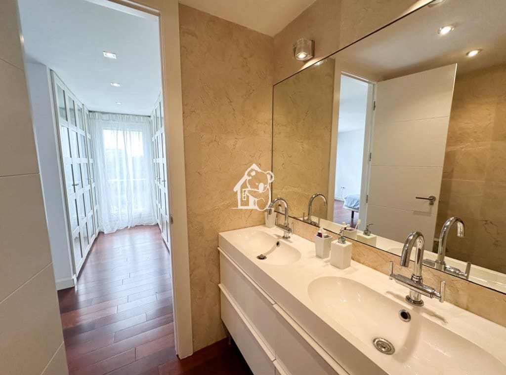 4 sypialnia Apartament do wynajęcia w Torrevieja z basenem garażem - 2 100 € (Ref: 9889600)
