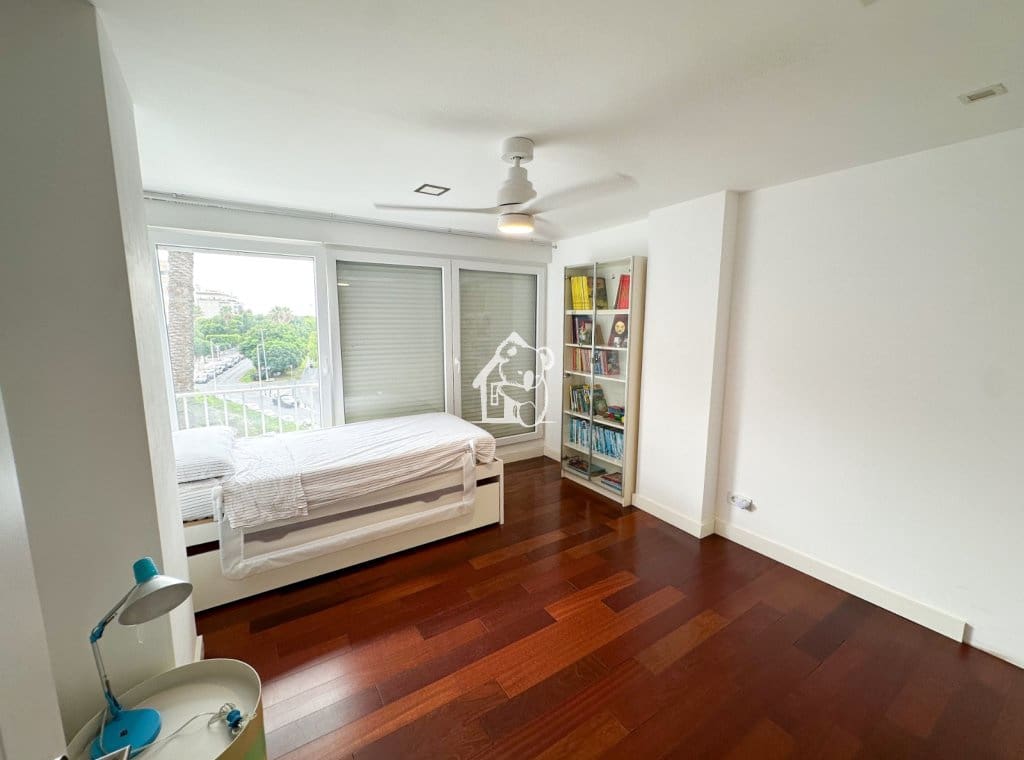 4 sypialnia Apartament do wynajęcia w Torrevieja z basenem garażem - 2 100 € (Ref: 9889600)