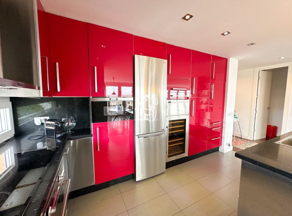 4 sypialnia Apartament do wynajęcia w Torrevieja z basenem garażem - 2 100 € (Ref: 9889600)
