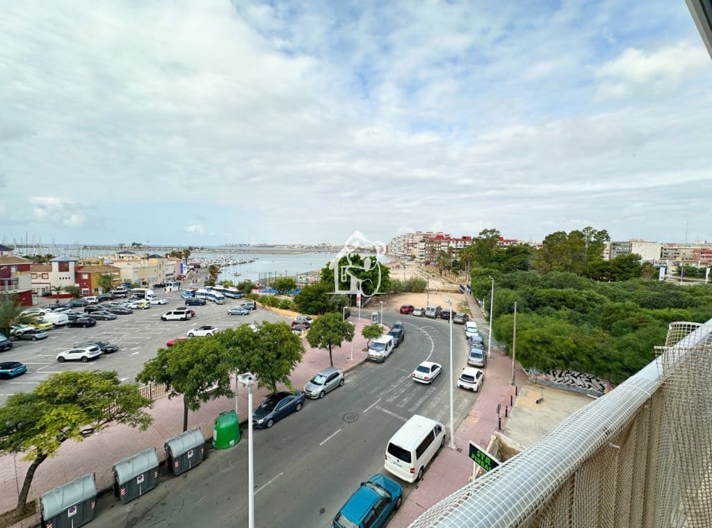 4 sypialnia Apartament do wynajęcia w Torrevieja z basenem garażem - 2 100 € (Ref: 9889600)