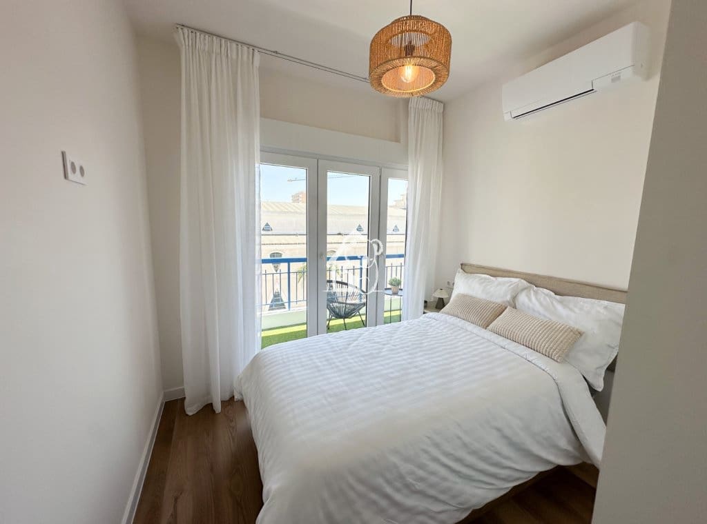 3 camera da letto Appartamento da affittare in Torrevieja con garage - 1.250 € (Rif: 9889601)