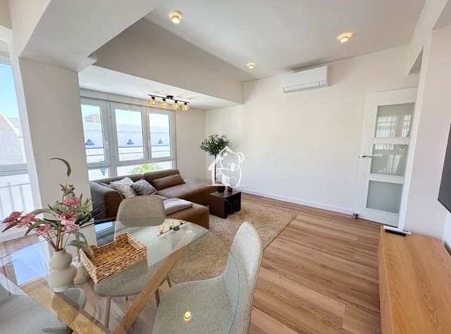 3 sovrum Lägenhet att hyra i Las Piscinas Naturales, Torrevieja med garage - 1 250 € (Ref: 9889601)