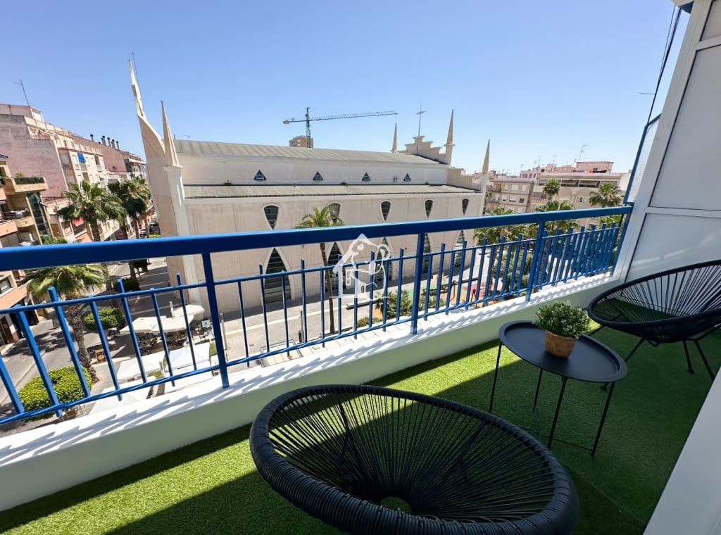 3 camera da letto Appartamento da affittare in Torrevieja con garage - 1.250 € (Rif: 9889601)