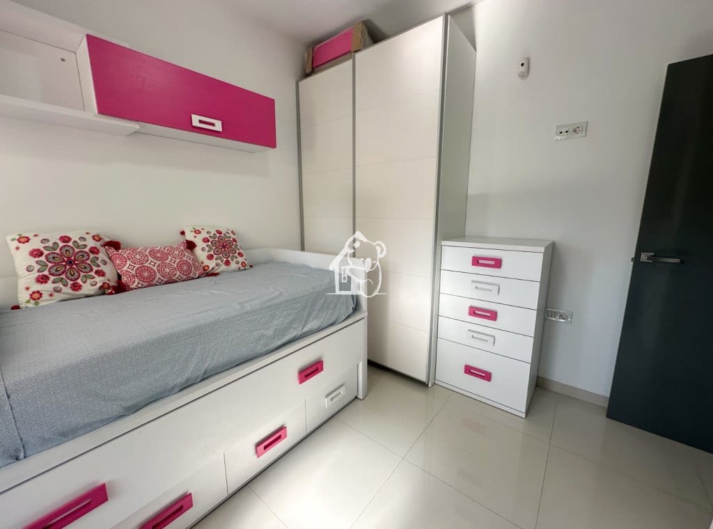 Bungalow de 2 habitaciones en Pilar de la Horadada en alquiler con piscina - 1.000 € (Ref: 9891406)