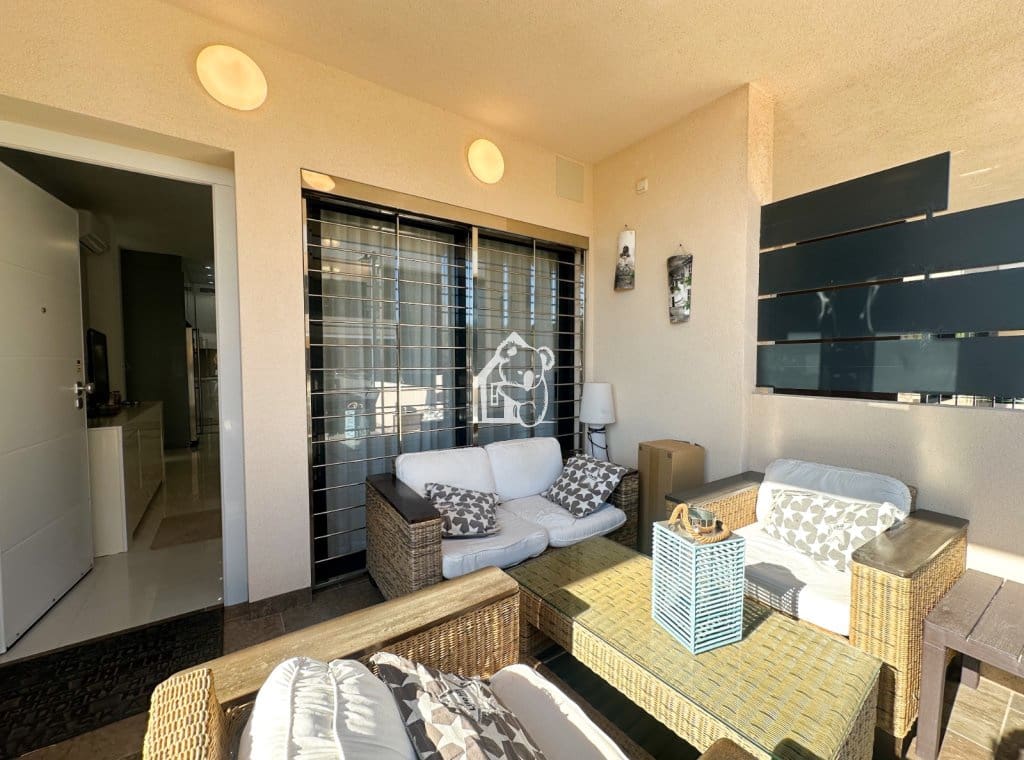 Bungalow de 2 habitaciones en Pilar de la Horadada en alquiler con piscina - 1.000 € (Ref: 9891406)