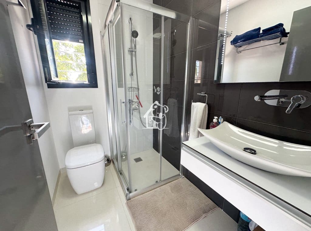 Bungalow de 2 habitaciones en Pilar de la Horadada en alquiler con piscina - 1.000 € (Ref: 9891406)