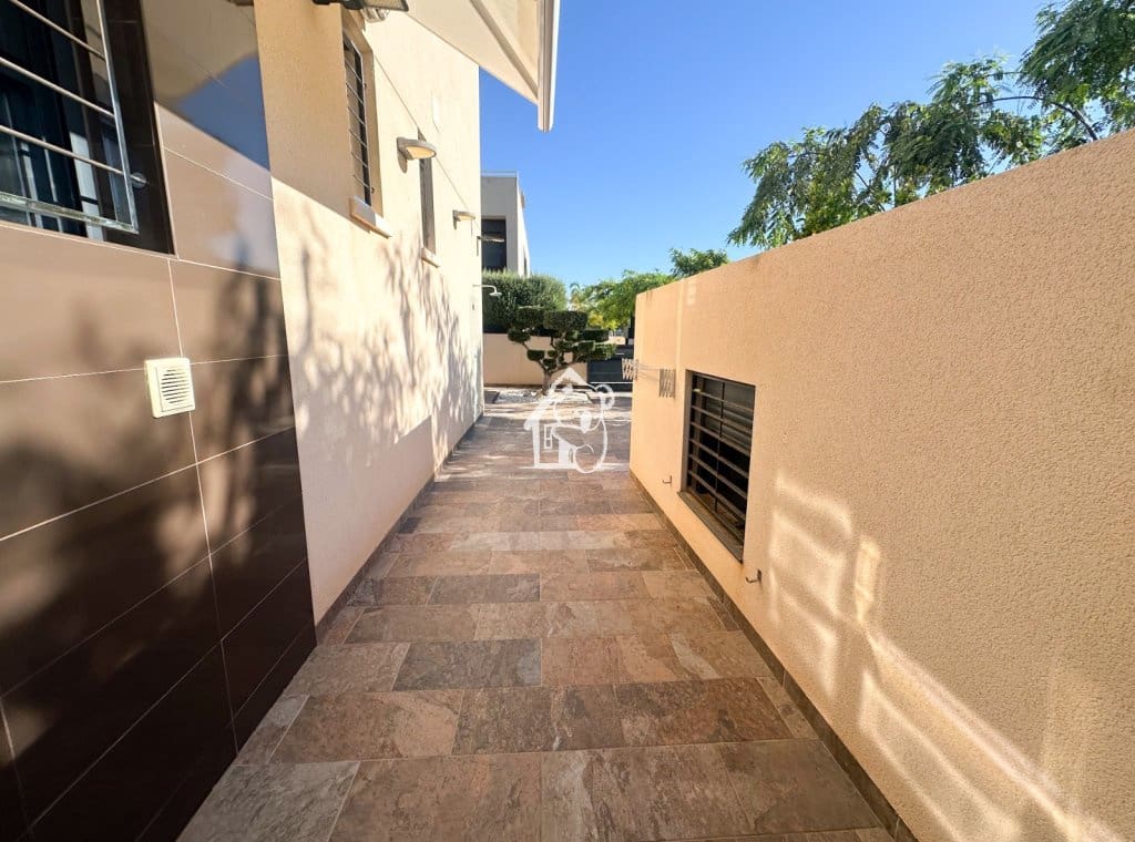 Bungalow de 2 habitaciones en Pilar de la Horadada en alquiler con piscina - 1.000 € (Ref: 9891406)