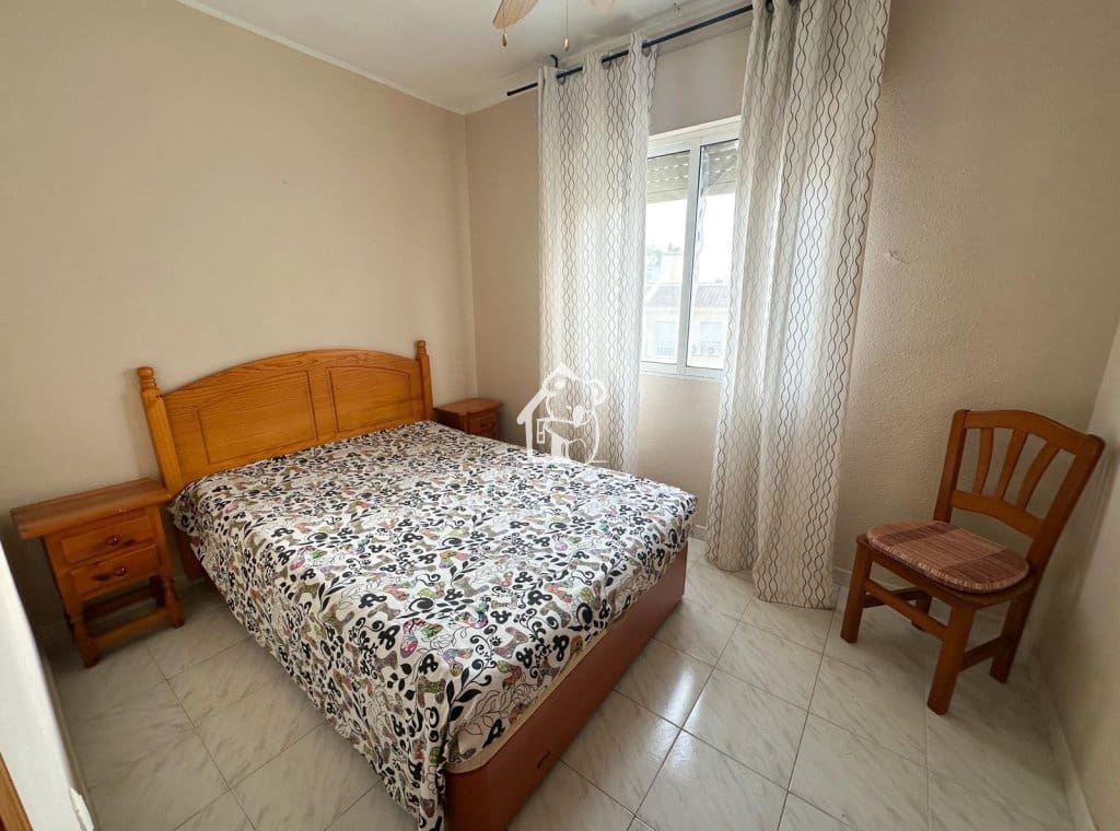 4 soveværelse Byhus til leje i Torrevieja med swimmingpool - € 1.170 (Ref: 9891407)