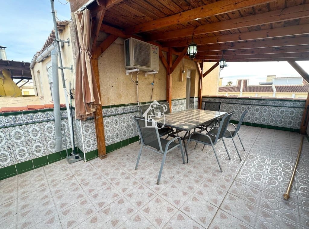 4 soveværelse Byhus til leje i Torrevieja med swimmingpool - € 1.170 (Ref: 9891407)
