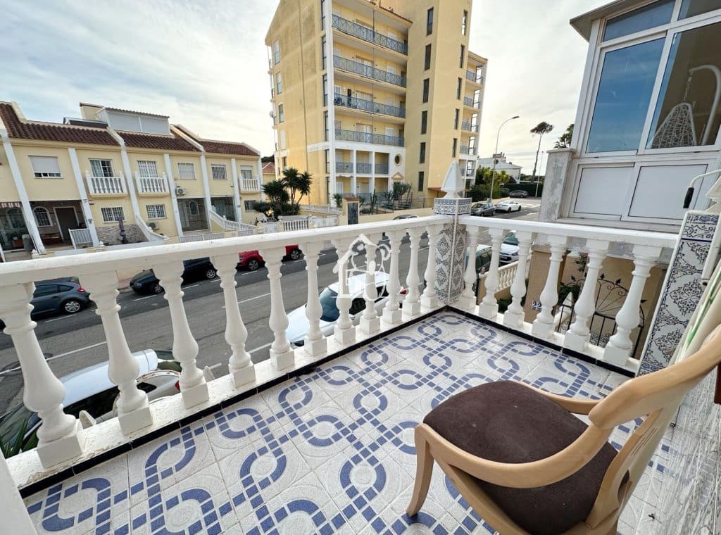 4 soveværelse Byhus til leje i Torrevieja med swimmingpool - € 1.170 (Ref: 9891407)