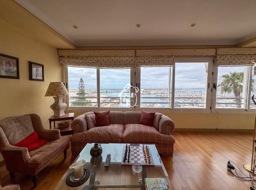 4 chambre Appartement à vendre à Torrevieja avec garage - 499 000 € (Ref: 9891408)