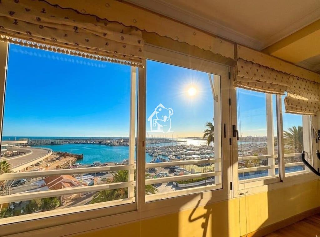 4 chambre Appartement à vendre à Torrevieja avec garage - 499 000 € (Ref: 9891408)