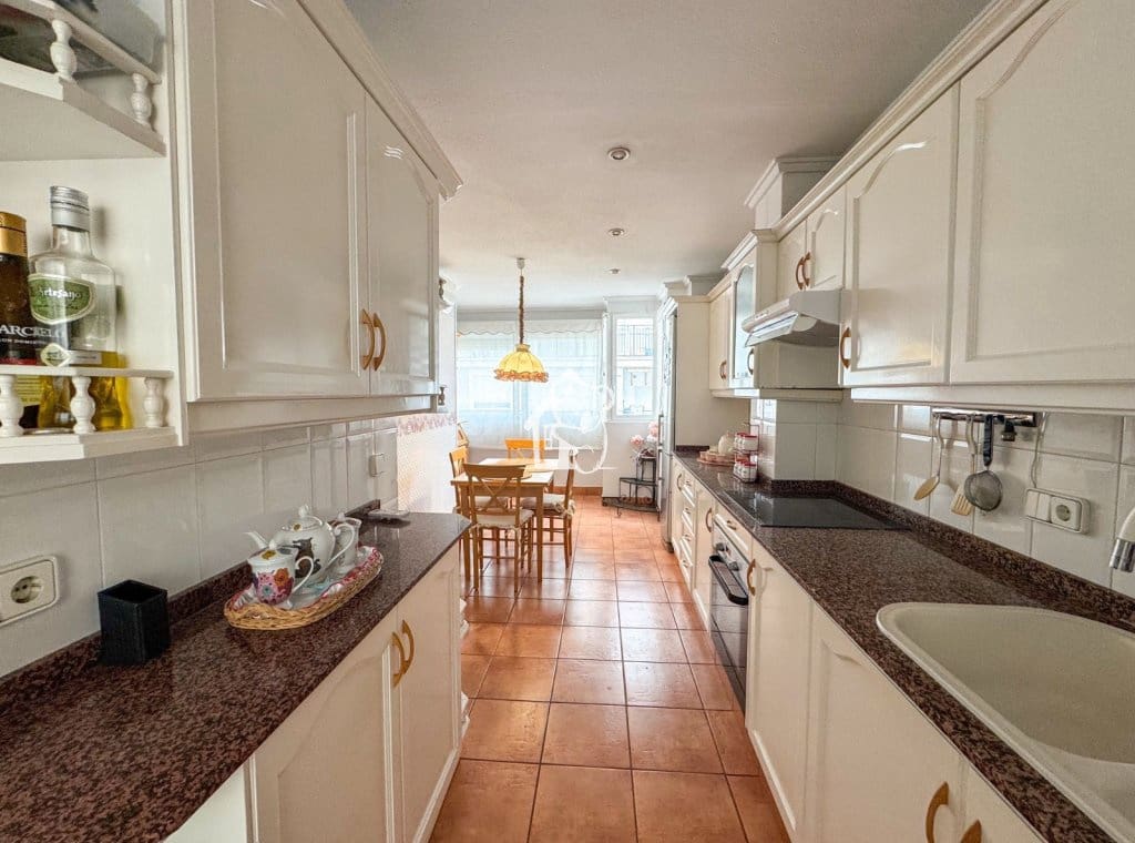 4 chambre Appartement à vendre à Torrevieja avec garage - 499 000 € (Ref: 9891408)
