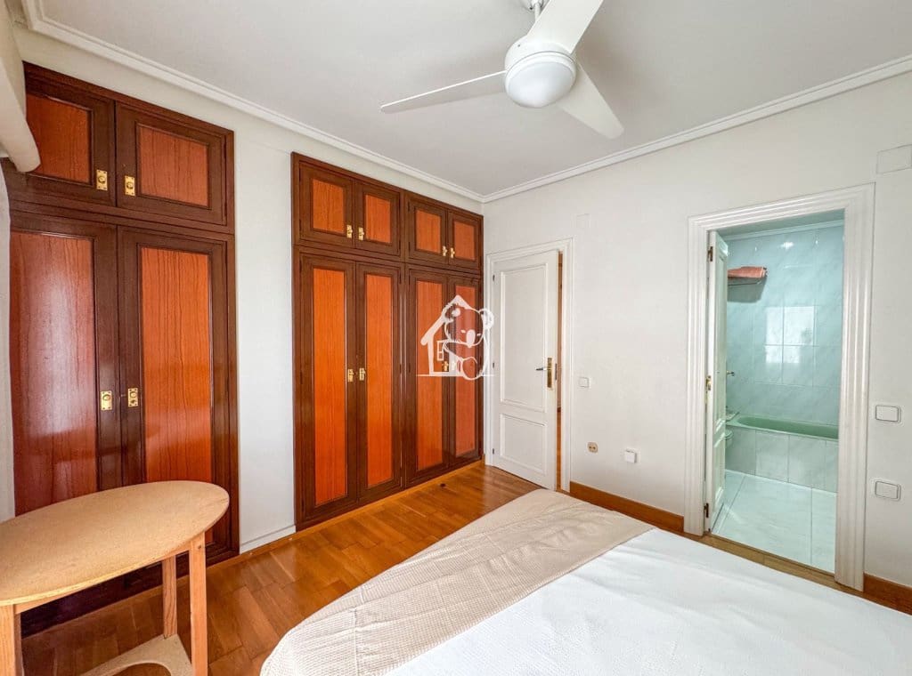 4 chambre Appartement à vendre à Torrevieja avec garage - 499 000 € (Ref: 9891408)
