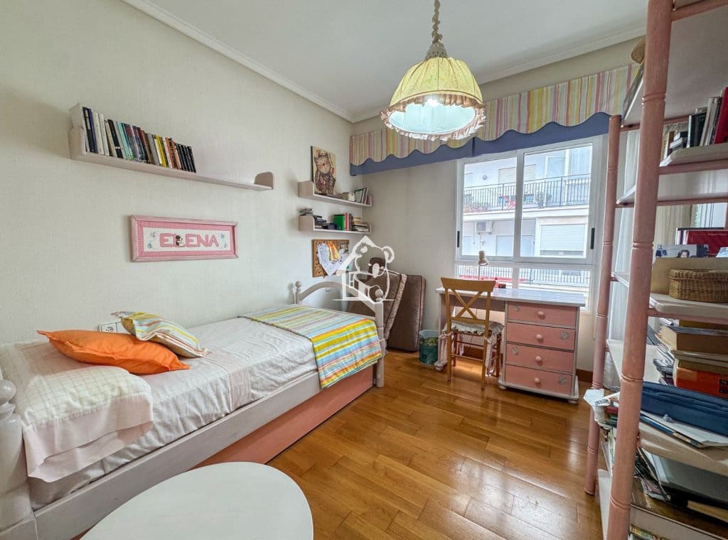 4 chambre Appartement à vendre à Torrevieja avec garage - 499 000 € (Ref: 9891408)