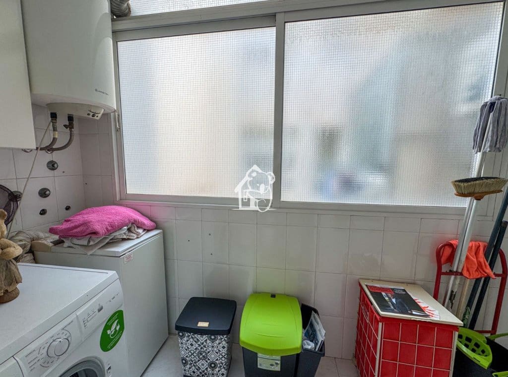 4 bedroom Apartment for rent in Torrevieja with garage - € 1,800 (Ref: 9891409)