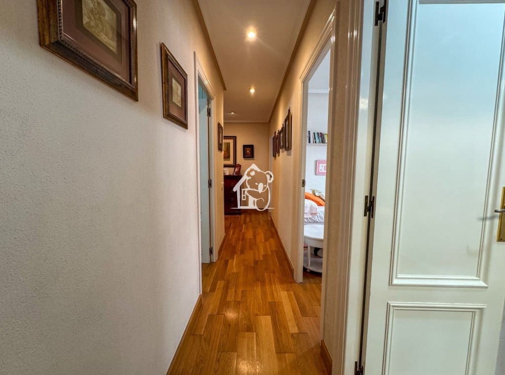 4 bedroom Apartment for rent in Torrevieja with garage - € 1,800 (Ref: 9891409)