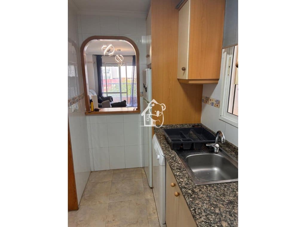 Appartement de 2 chambres à louer à Torrevieja - 750 € (Ref: 9895630)