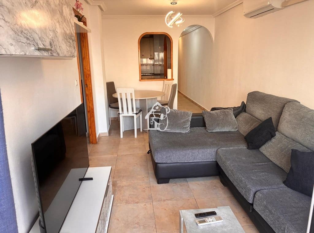 Appartement de 2 chambres à louer à Torrevieja - 750 € (Ref: 9895630)
