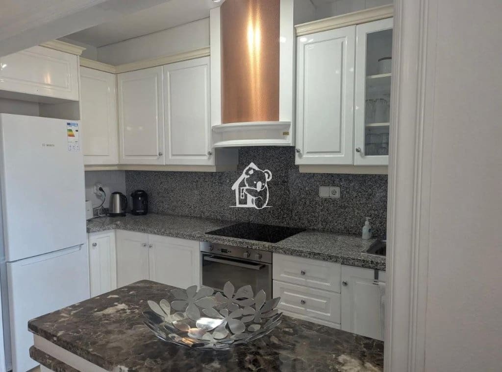 3 slaapkamer Appartement te huur in Orihuela Costa met zwembad - € 1.200 (Ref: 9898595)