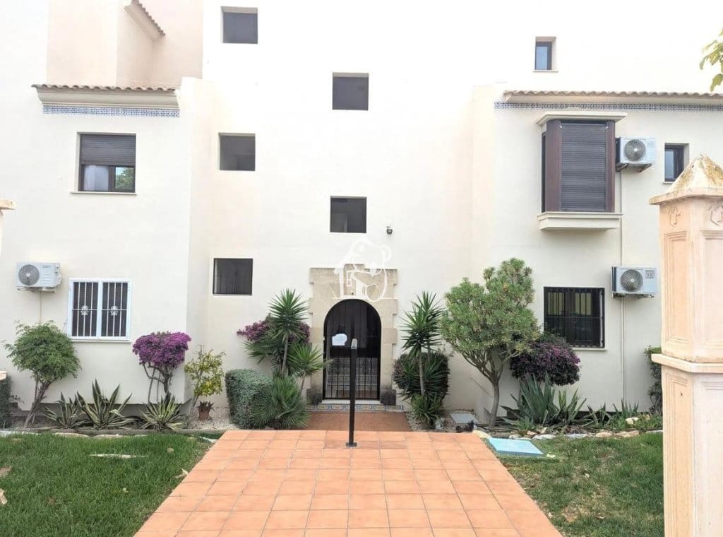 3 slaapkamer Appartement te huur in Orihuela Costa met zwembad - € 1.200 (Ref: 9898595)