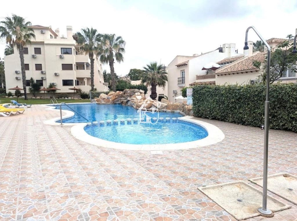 3 slaapkamer Appartement te huur in Orihuela Costa met zwembad - € 1.200 (Ref: 9898595)