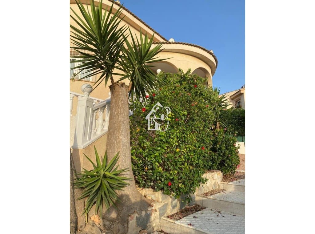3 camera da letto Villa da affittare in Ciudad Quesada con piscina - 1.500 € (Rif: 9902664)