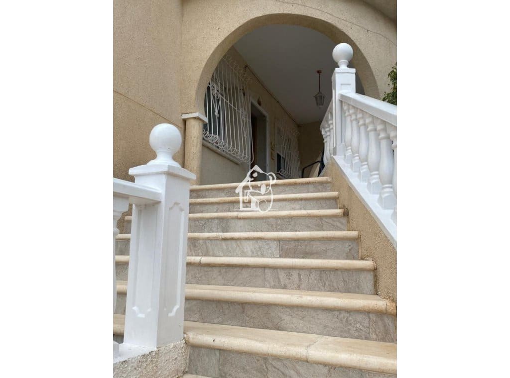 3 camera da letto Villa da affittare in Ciudad Quesada con piscina - 1.500 € (Rif: 9902664)