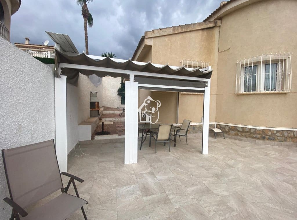 3 camera da letto Villa da affittare in Ciudad Quesada con piscina - 1.500 € (Rif: 9902664)