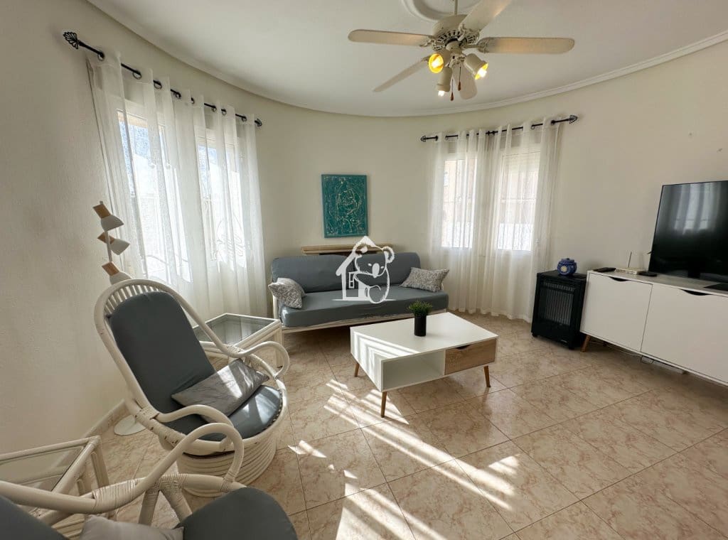 3 bedroom Villa for rent in Ciudad Quesada with pool - € 1,500 (Ref: 9902664)