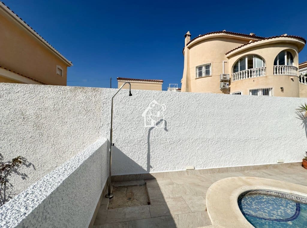 3 bedroom Villa for rent in Ciudad Quesada with pool - € 1,500 (Ref: 9902664)