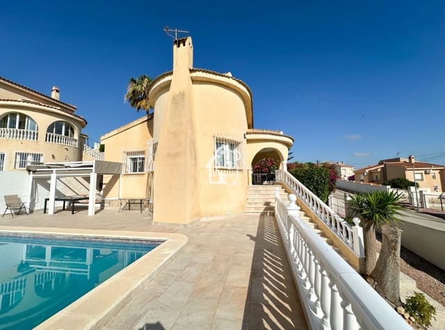 3 soverom Villa til leie i Ciudad Quesada, Rojales med svømmebasseng - € 1 500 (Ref: 9902664)