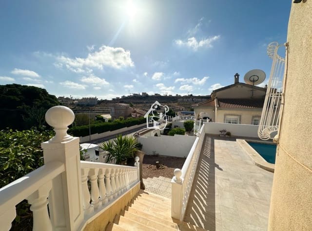 3 soverom Villa til leie i Ciudad Quesada, Rojales med svømmebasseng - € 1 500 (Ref: 9902664)