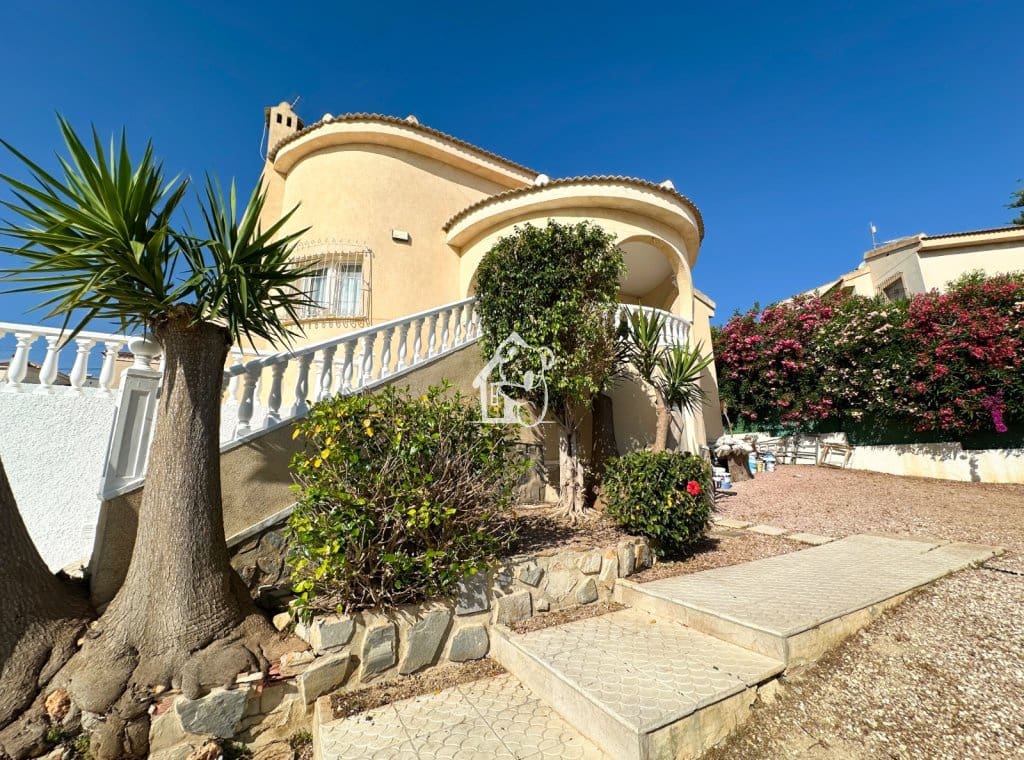 3 bedroom Villa for rent in Ciudad Quesada with pool - € 1,500 (Ref: 9902664)