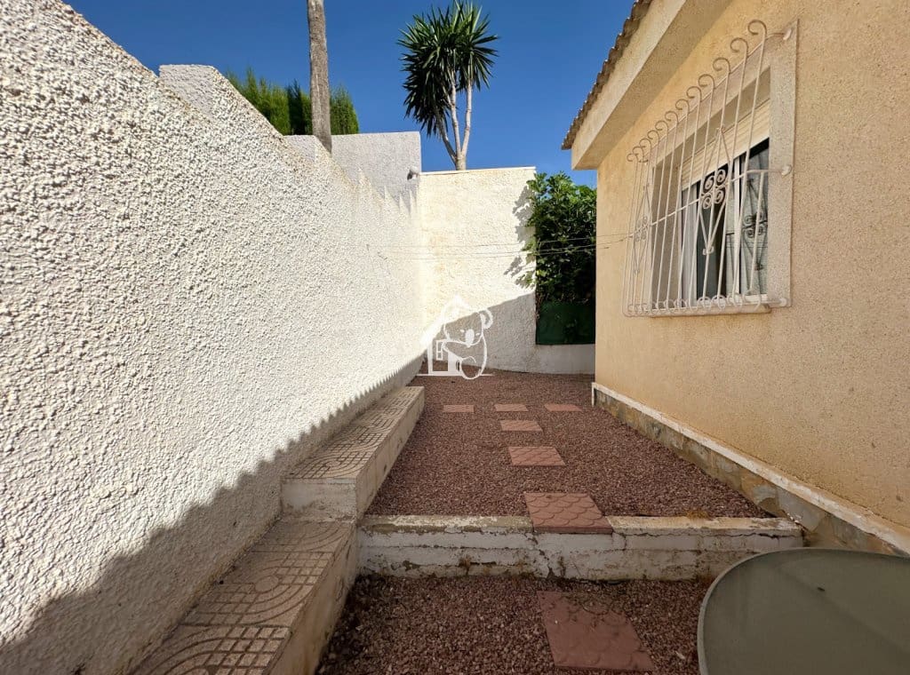 3 bedroom Villa for rent in Ciudad Quesada with pool - € 1,500 (Ref: 9902664)