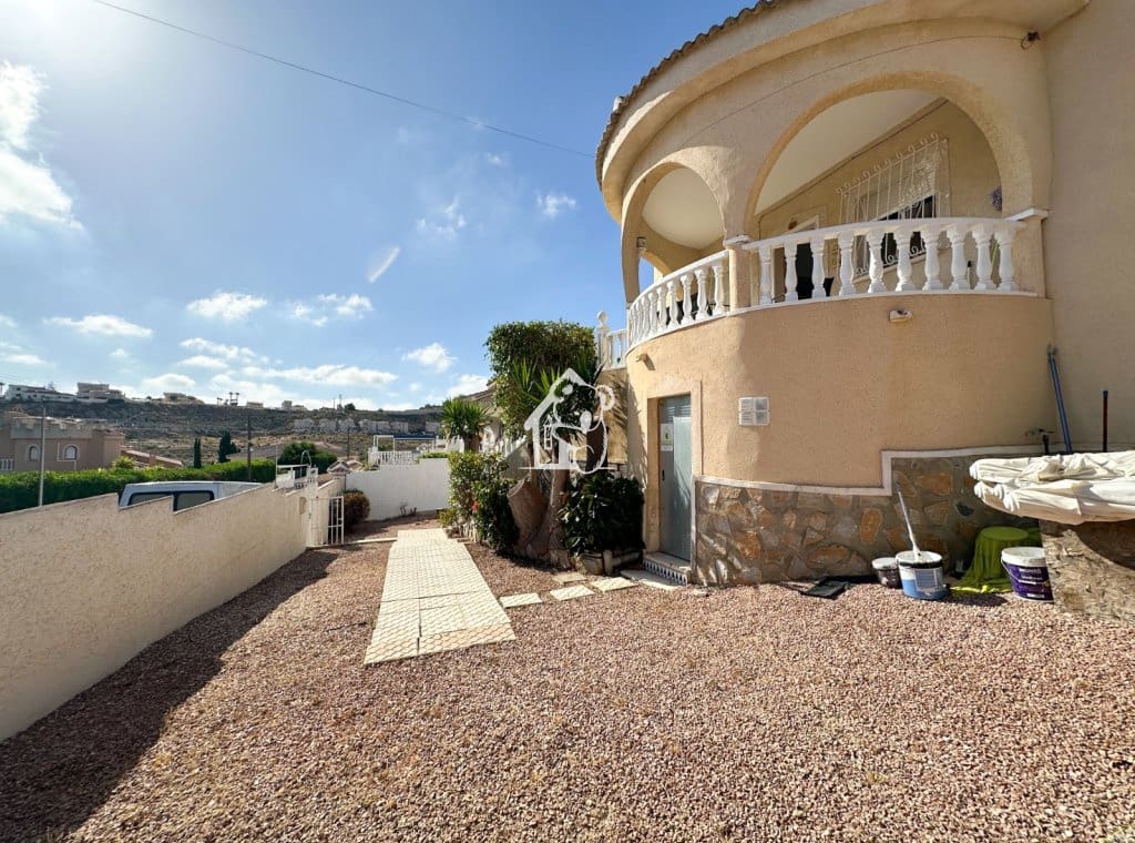 3 bedroom Villa for rent in Ciudad Quesada with pool - € 1,500 (Ref: 9902664)