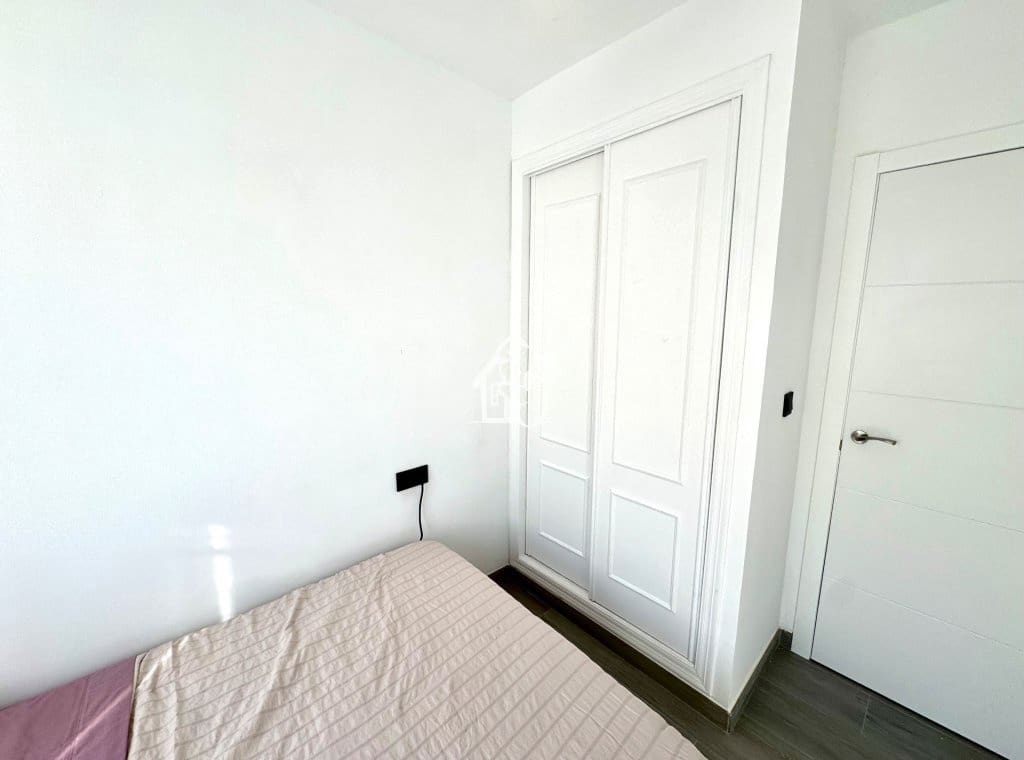 3 camera da letto Villa da affittare in Torrevieja con piscina - 1.400 € (Rif: 9902667)