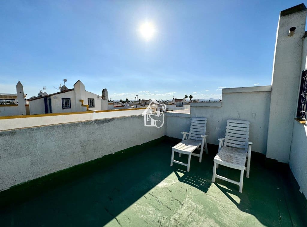 3 camera da letto Villa da affittare in Torrevieja con piscina - 1.400 € (Rif: 9902667)