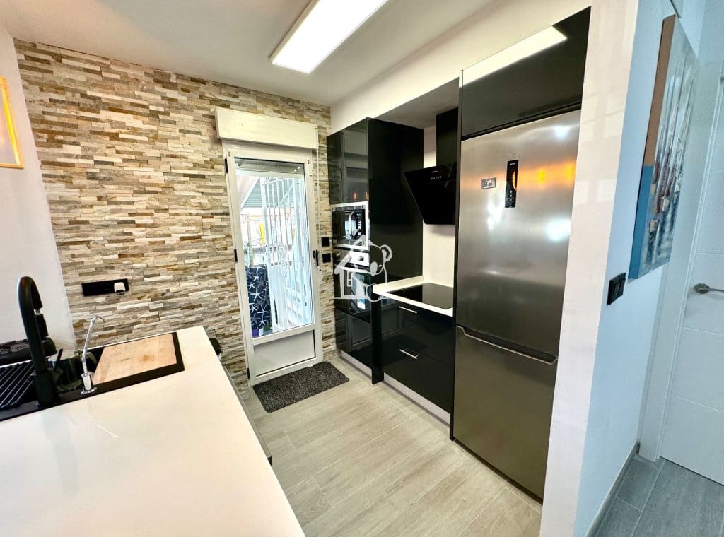 3 camera da letto Villa da affittare in Torrevieja con piscina - 1.400 € (Rif: 9902667)